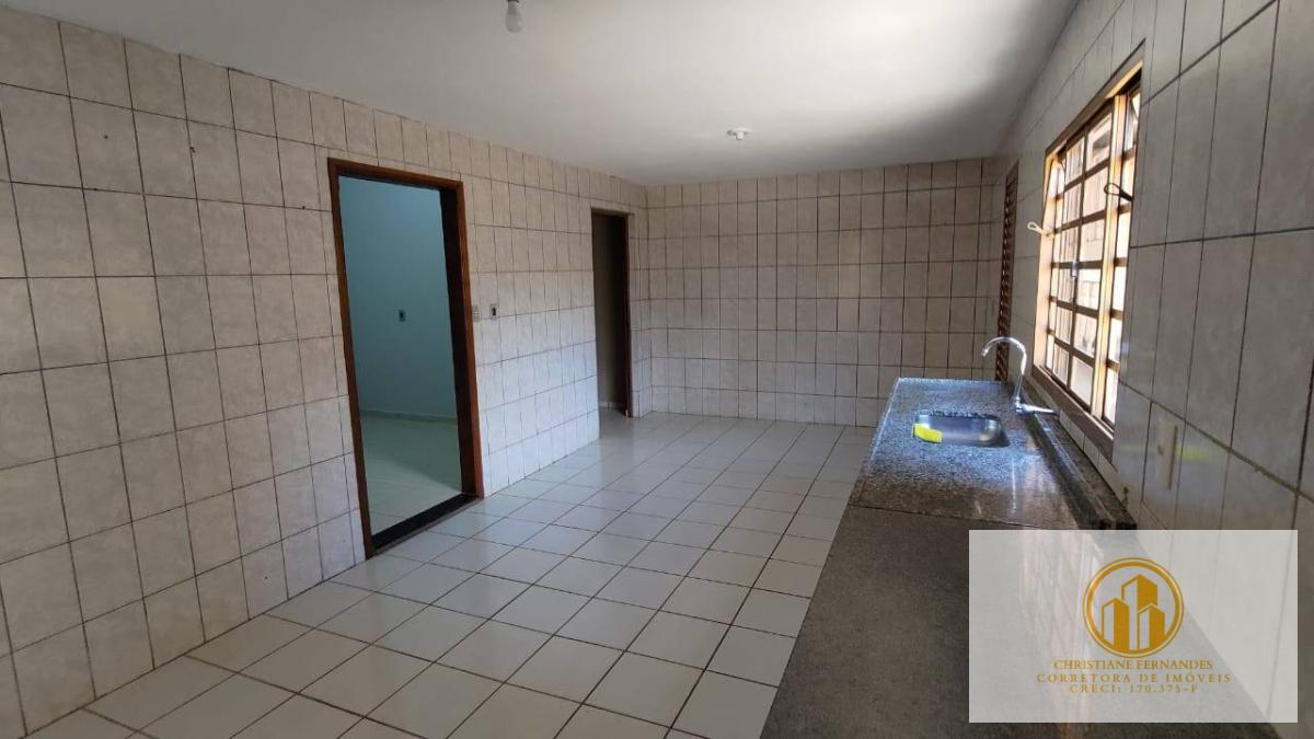 Casa á venda  ótimo pra investidor - Christiane Fernandes - Corretora de Imóveis