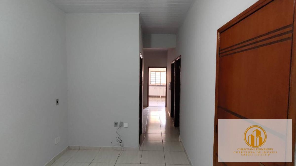 Casa á venda  ótimo pra investidor - Christiane Fernandes - Corretora de Imóveis